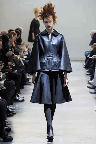 Look 3